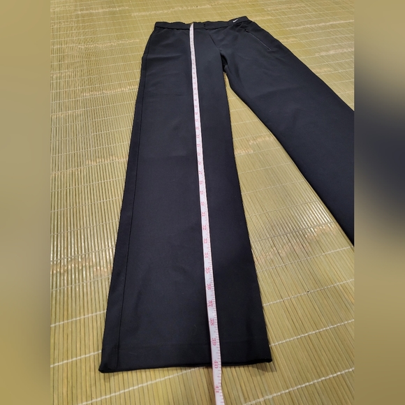 🖤 SOLD ON DEPOP 🖤Nike High Rise Zip Front Small Zip Pocket Straight Pant - Picture 10 of 10